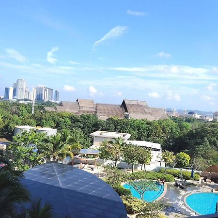 Almas Suites Poolview Netflix 100Mbps Bystay Nusajaya  Esterno foto