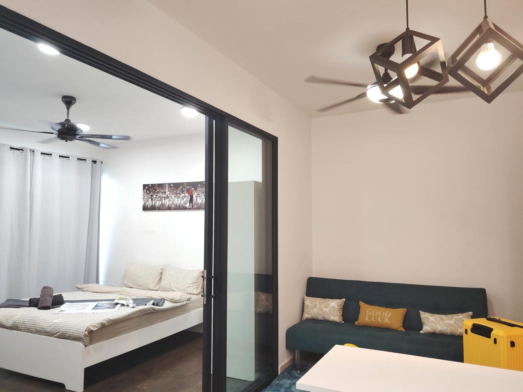 Almas Suites Poolview Netflix 100Mbps Bystay Nusajaya  Esterno foto